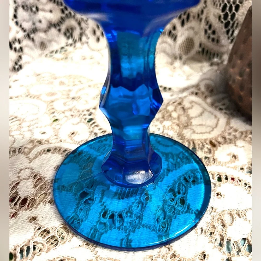 Vintage Westmoreland Bermuda Blue Sawtooth Diamond Point Celery Vase Glows 9.5”